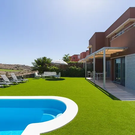 Salobre Private Pool Overlooking To The Golf Course- Pet Friendly 木屋